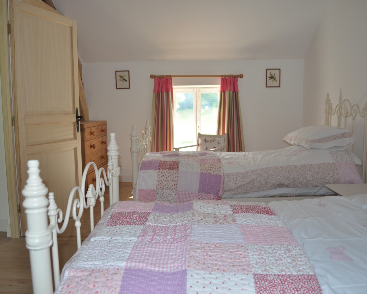 Rose Barn Bedroom 2_1280x1024